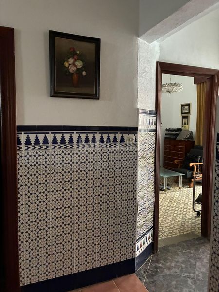 Foto f255ac00-a27d-4067-9008-b0f8ce27595c. Casa amb aparcament a La Pastora - La Estación San Fernando