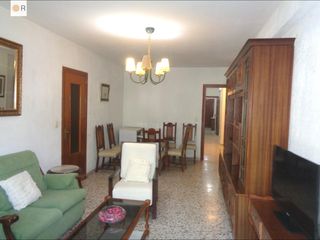 Location Appartement à Sta. Marina - San Andrés - San Pablo - San Lorenzo. Magnífico piso para estudiantes en avenida barcelona