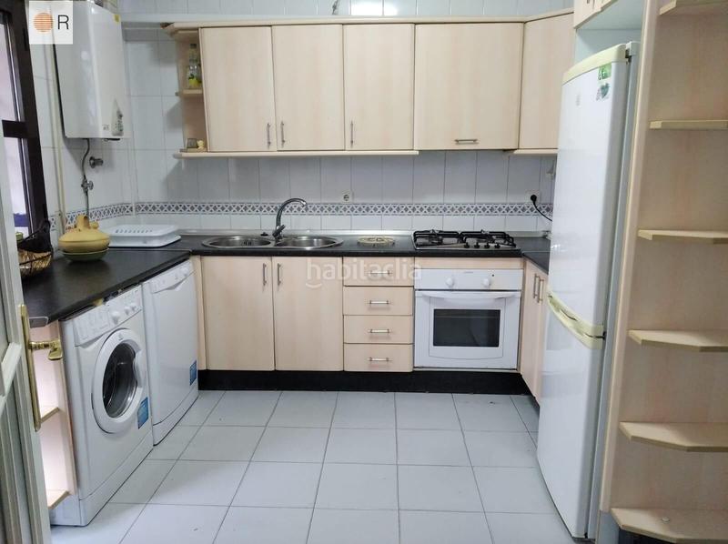 Foto ba4eff9e-7e1a-4c1a-ba1f-906f0cbf425a. Casa con parcheggio in Poniente-Norte - Miralbaida - Parque Azahara Córdoba