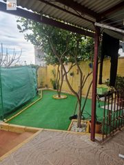 Casa a Obejo. Descubre esta increíble casa con un gran patio y terraza en una