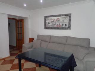 Pis a Viñuela - Rescatado. Piso reformado con terraza y patio en zona jesús rescatado  córd