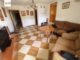 Lloguer Pis a Sta. Marina - San Andrés - San Pablo - San Lorenzo. Piso ideal para estudiantes en la facultad de derecho!
