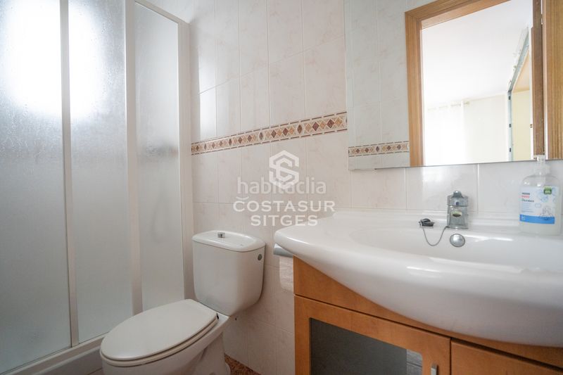 Foto 0b62f3d6-3021-482a-9999-ea5a6e18a4e3. Casa aparellada amb xemeneia calefacció aparcament a Sant Pere de Ribes