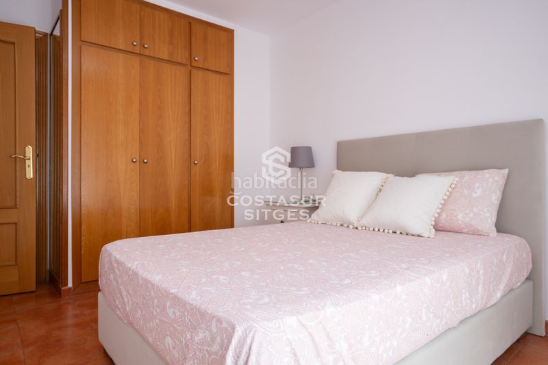 Foto 39bcb22f-e591-48c9-a10a-fdfd8358f521. Casa aparellada amb xemeneia calefacció aparcament a Sant Pere de Ribes