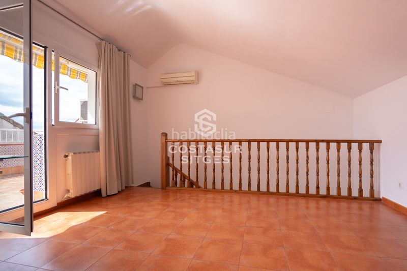 Foto 65c9a24a-0e41-42a8-8393-691de6b80809. Casa aparellada amb xemeneia calefacció aparcament a Sant Pere de Ribes