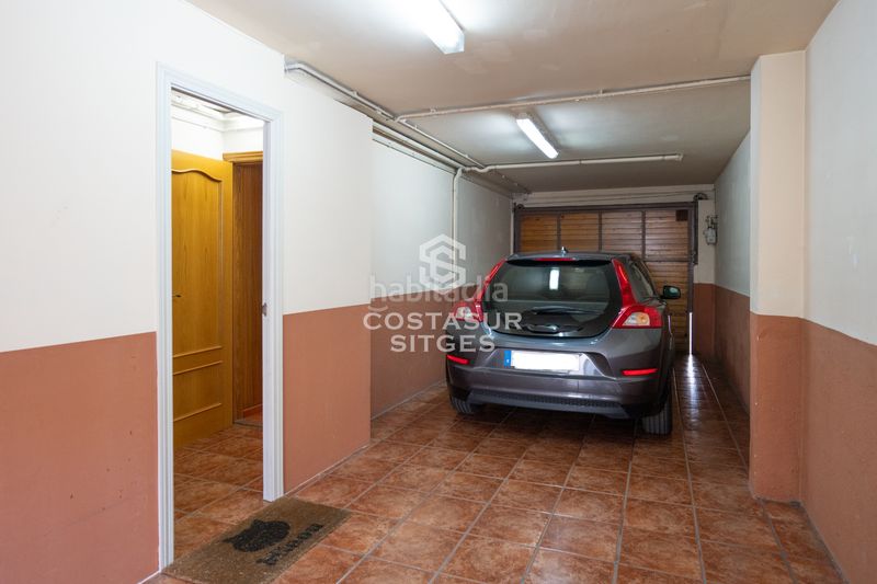 Foto 95192422-7679-4978-8441-431838d1719a. Casa aparellada amb xemeneia calefacció aparcament a Sant Pere de Ribes