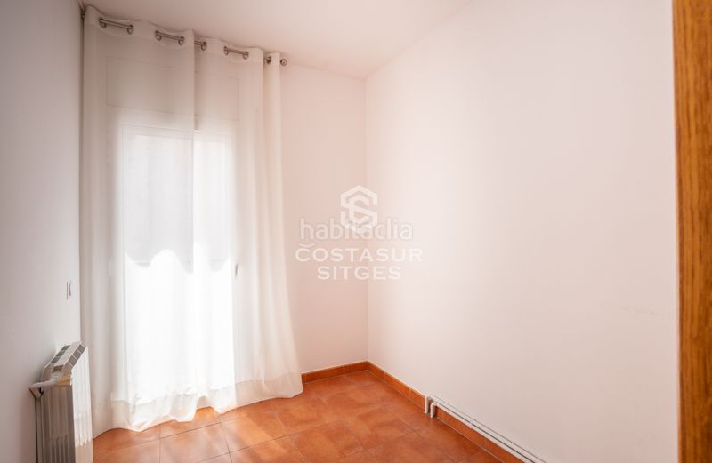 Foto af12151b-974c-4171-917e-e14abd313d07. Casa aparellada amb xemeneia calefacció aparcament a Sant Pere de Ribes