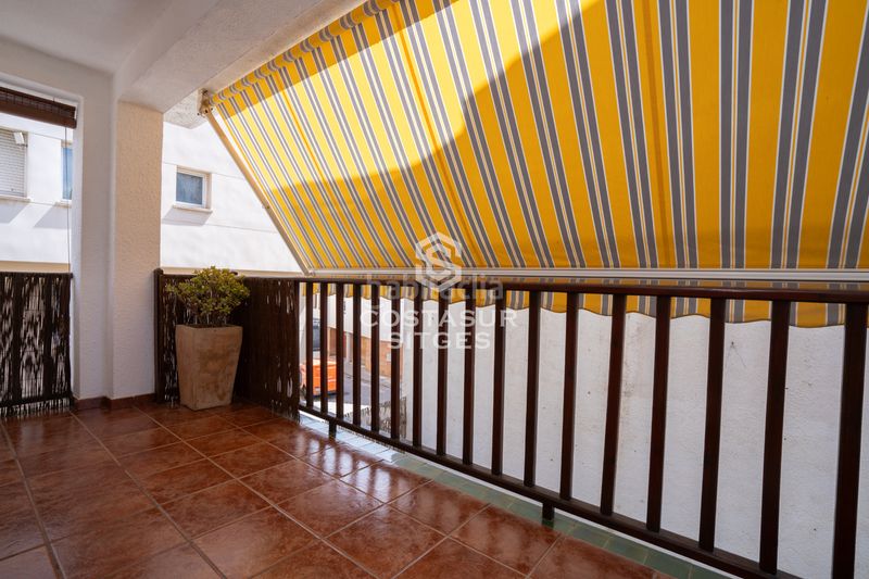 Foto b12277a4-c711-4132-9ceb-6c97a00debed. Casa aparellada amb xemeneia calefacció aparcament a Sant Pere de Ribes