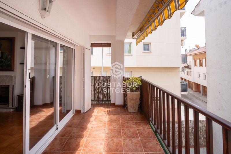 Foto f1db06c4-263d-4cea-a0d4-141302df99dc. Casa aparellada amb xemeneia calefacció aparcament a Sant Pere de Ribes