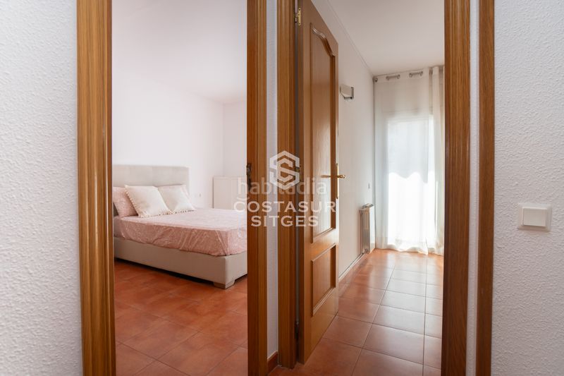 Foto 03d7fe7d-f3fd-4362-b182-902d307e8b53. Casa bifamiliare con camino riscaldamento parcheggio in Sant Pere de Ribes