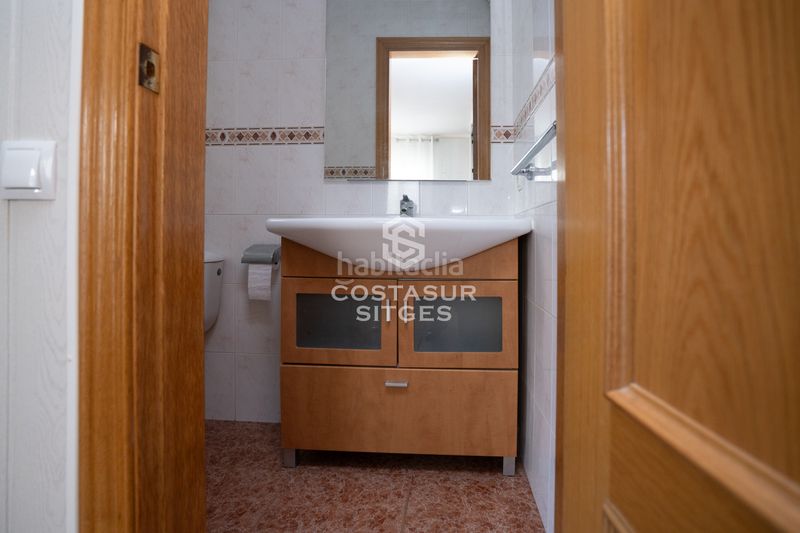 Foto 99156eb0-4192-46be-9a5a-b8777524bdad. Casa bifamiliare con camino riscaldamento parcheggio in Sant Pere de Ribes