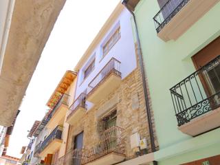 Casa  N/a. Casa con proyecto de rehabilitación junto a plaza mayor de graus