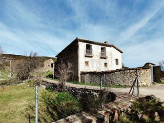 Casa  N/a. Patrimonio de casa y fincas en venta en alins  laspaules