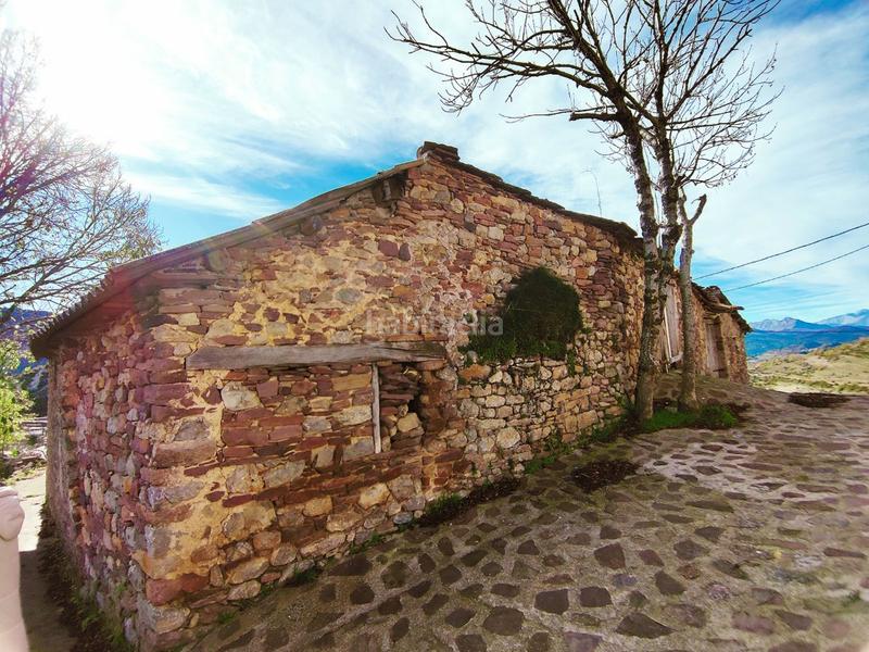 Foto 851bfd39-2c58-4b87-bfc2-4ce2b7daf909. Casa con parcheggio in Laspaúles