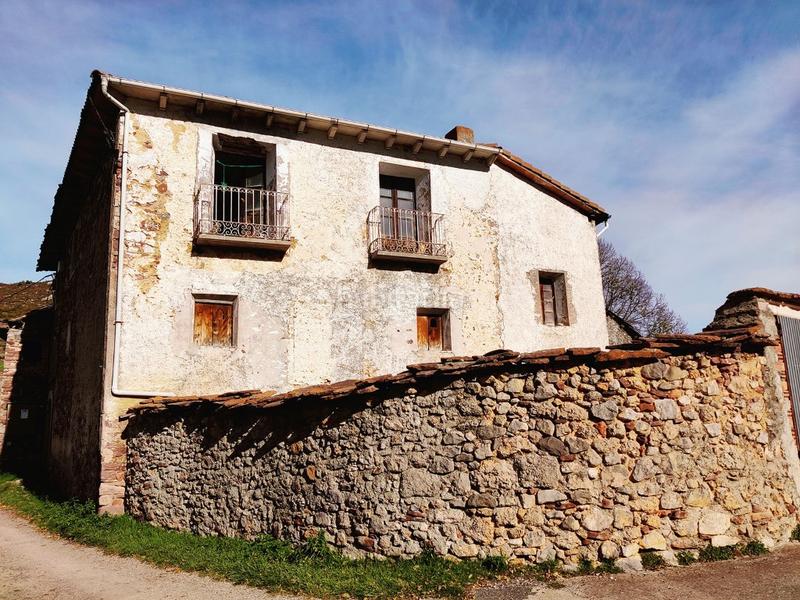 Foto a167fd93-c860-48f7-8396-ab1fa62e1d90. Casa con parcheggio in Laspaúles