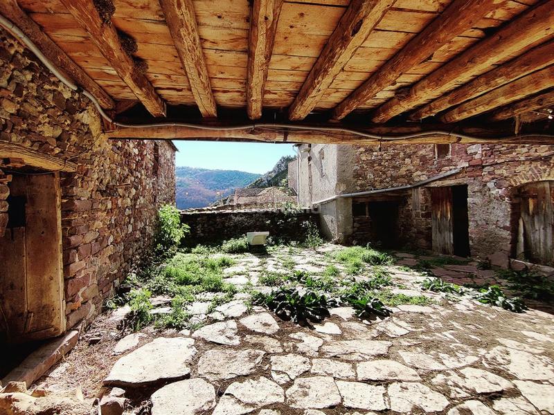 Foto bec03bc4-d597-43e3-a67b-254b5d18e9e6. Casa con parcheggio in Laspaúles