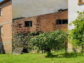 Casa  N/a. Inmueble para rehabilitar en venta de capella