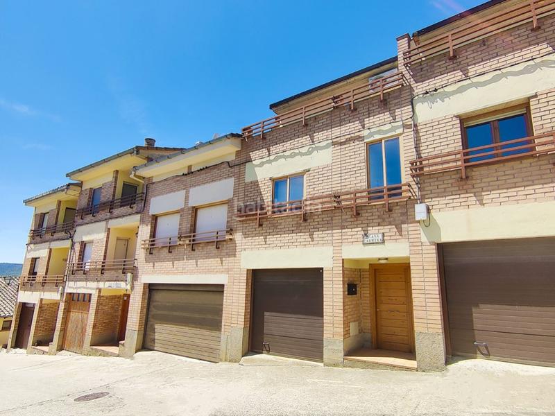 Foto a5abc6f2-bba1-4df0-8d80-d3ea66bd24b6. Casa amb aparcament a Secastilla