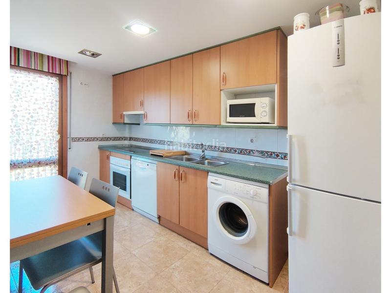 Foto ac37f3b2-4270-439f-a0d2-85b1ac57f123. Casa amb aparcament a Secastilla
