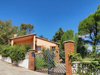 Casa  N/a. Chalet en venta  urbanizacion lago barasona