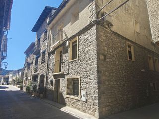 Etagenwohnung  Calle san antonio. Piso en dos plantas con terraza en casa rehabilitada  campo