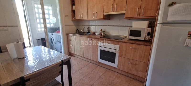 Foto b795fc98-1d63-466a-a613-75ba96094065. Casa aparellada amb aparcament piscina a Chilches
