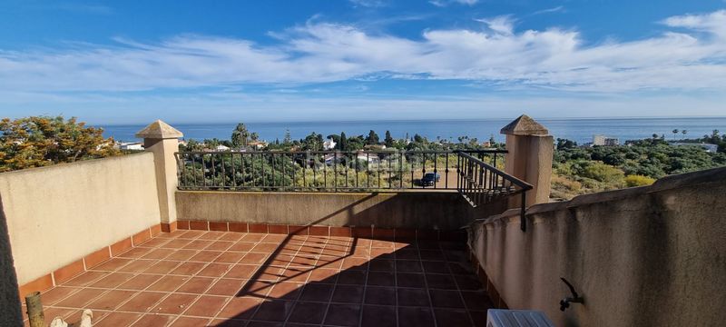 Foto ea493ea2-c353-4a21-a657-fd1954f54fde. Casa aparellada amb aparcament piscina a Chilches