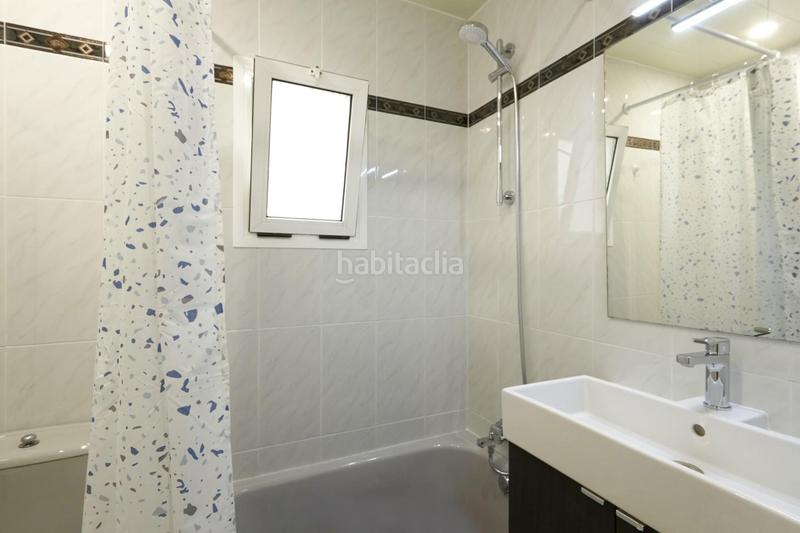 Foto c84880ea-f44c-4923-bf88-04513ba5cdd2. Piso acogedor piso reformado a estrenar en canyelles ideal para parejas o inversión en Barcelona