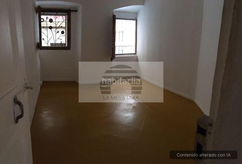 Foto fba92106-49b5-4703-8b2d-7e29bc954930. Planta baixa a Raval Barcelona
