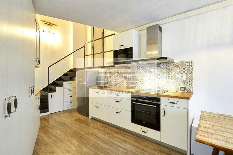 Foto a771b9e4-1e75-4a37-b831-8e9a0e364773. Planta baja reformado y amueblado en El Poble Sec - Parc de Montjuïc Barcelona