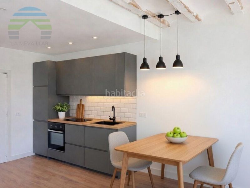 Foto 0e3d944d-004c-40a9-9ddb-8d6a684e7215. Pis a Raval Barcelona