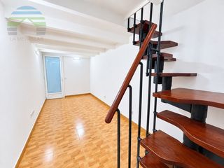 Studiowohnung  Calle bobila. Loft en finca regia, junto a montjuïc y avenida parallel