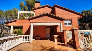 Casa  Avinguda gayarre. Maravillosa casa única.
