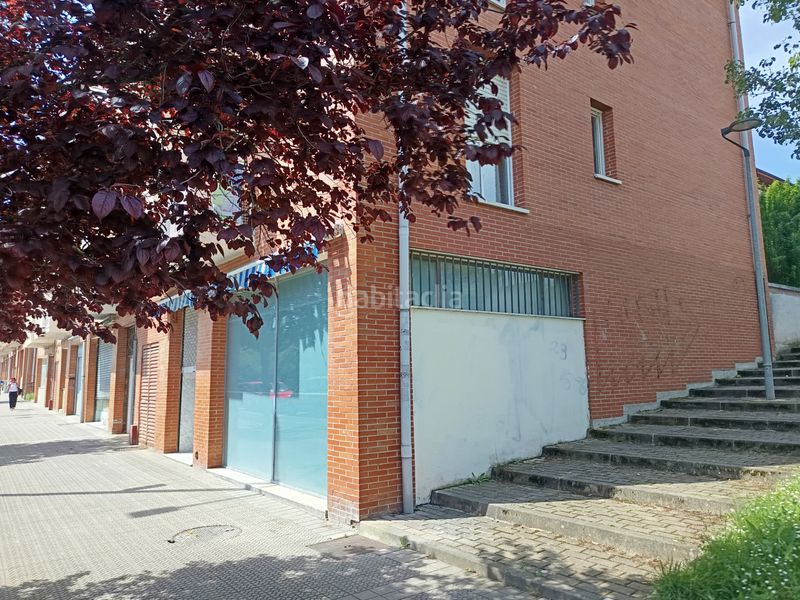 Foto 31d665d7-688e-45b5-918e-1844d1ffaee7. Local comercial en landaburu kalea 15 prescioso local en esquina totalmente acondicionado en Amurrio