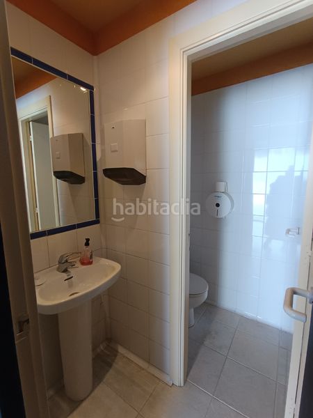 Foto a52893b3-12e9-41b1-bc18-504417083013. Local comercial en landaburu kalea 15 prescioso local en esquina totalmente acondicionado en Amurrio