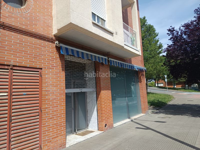 Foto bb4c2579-ff8b-4ac1-86d6-3ba9ad1087c8. Local comercial en landaburu kalea 15 prescioso local en esquina totalmente acondicionado en Amurrio