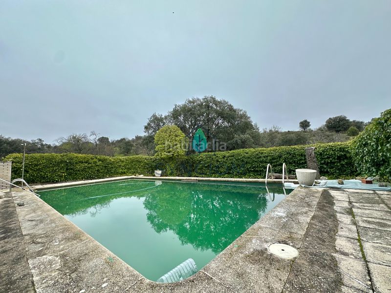 Foto 17c49a9b-ea7e-417d-b0e7-6058b94e55e3. Xalet amb xemeneia calefacció aparcament piscina a Valdemorillo