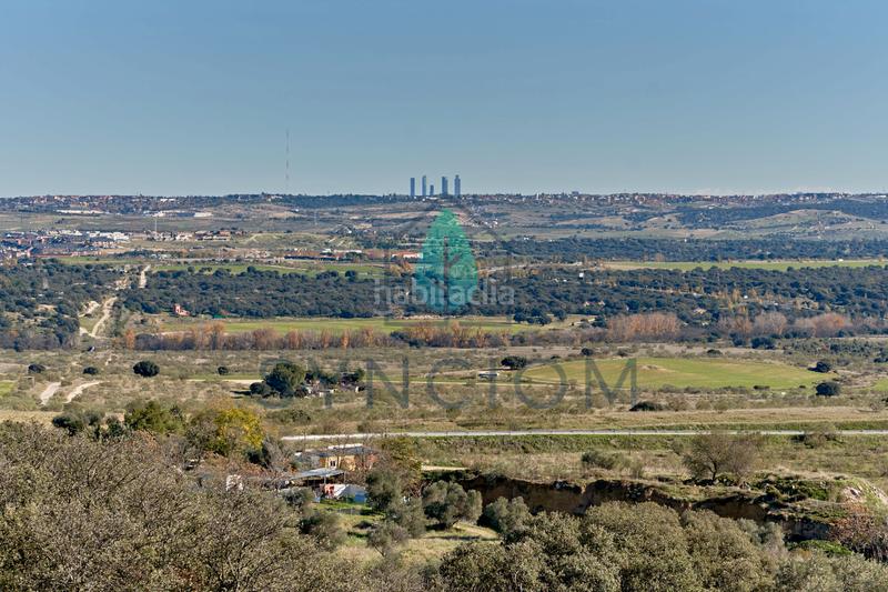 Foto d8a82eba-eb56-4af6-811f-49a31b00b133. Fondo rustico in calle castillo de turégano 1 in Cerro Alarcón Valdemorillo