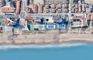 Etagenwohnung  Carrer de la vall d'aigües. Apartamento con vistas al mar en urbanización privada frente a l