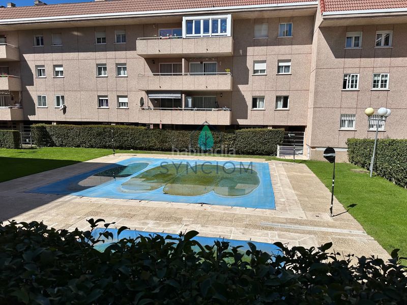 Foto e4384f8f-7f85-4d6c-85a9-f418beb26326. Àtic amb calefacció aparcament piscina a Casa Amarilla Galapagar