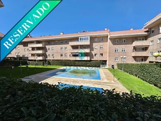 �tic en Casa Amarilla. Espacioso �tico abuhardillado con vistas a la monta�a y zonas co