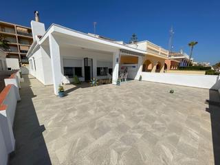 Xalet a Miramar. Chalet a la venta en la playa de miramar