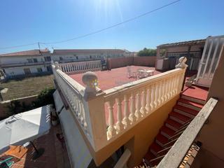 Chalet à Grau de Gandía-Marenys de Rafalcaid. Chalet a la venta en playa de gandía