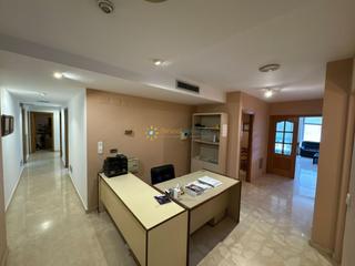 Oficina a Oliva Pueblo. Negocio en venta en oliva