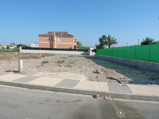 Terreny residencial a Oliva Pueblo. Terreno urbano a la venta en playa de oliva