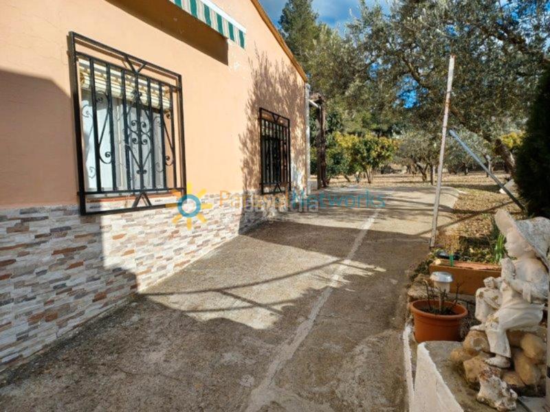 Foto dcddd1bf-0441-45d7-9669-54a5f9272c14. Chalet avec cheminée parking piscine dans Sant Rafael Ontinyent