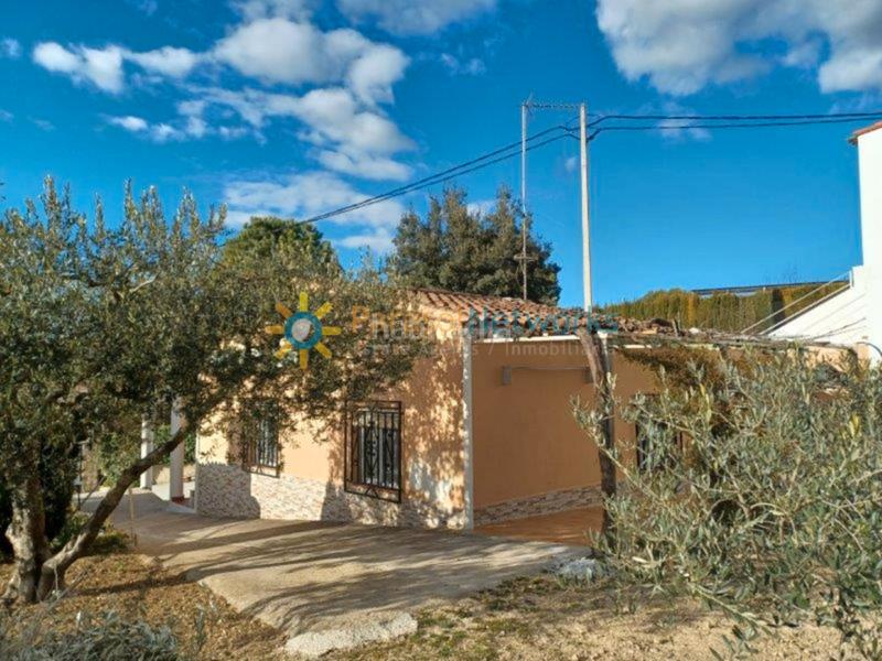 Foto efb06fe9-846f-4e64-acb0-74bf0f554594. Chalet avec cheminée parking piscine dans Sant Rafael Ontinyent