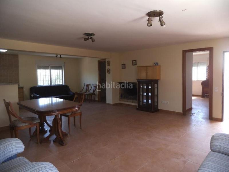 Foto ad4b6684-e50d-4ffa-a60e-5437baeddb8a. Chalet  muy bien ubicado en Agullent