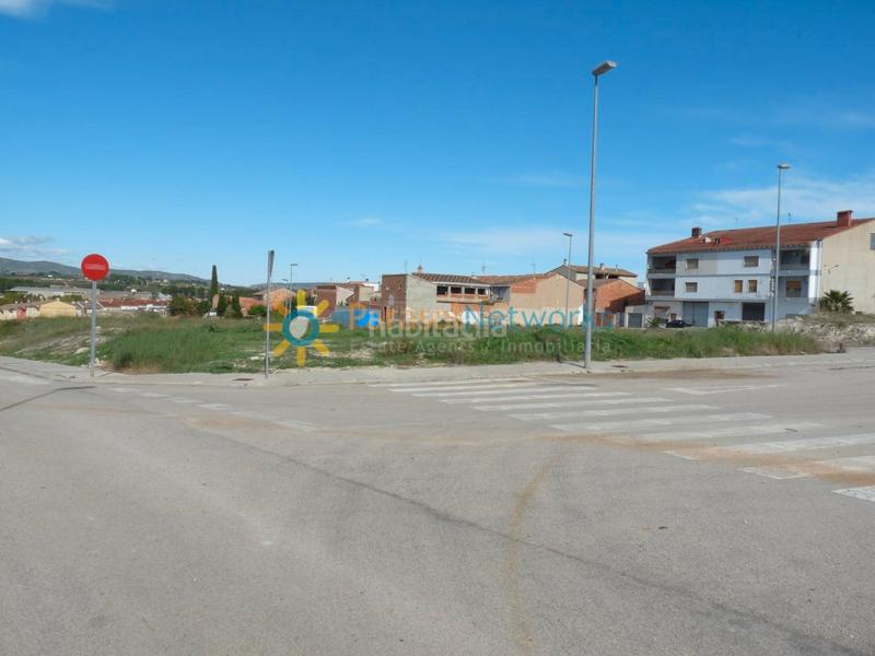 Foto a74ef3cd-2305-4219-b104-079b74ca7329. Residential plot in Montaverner