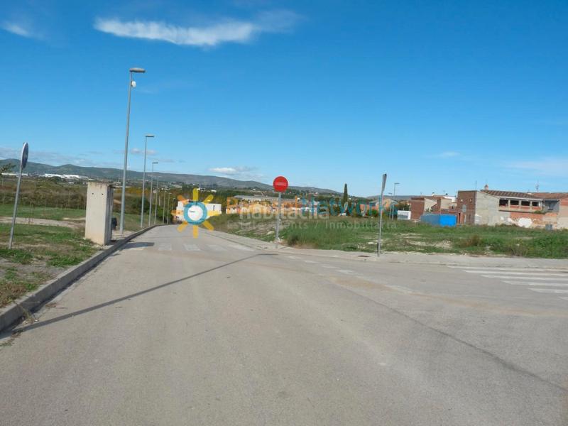 Foto c1c7fa04-d0e8-4634-98d7-d5789d705213. Residential plot in Montaverner